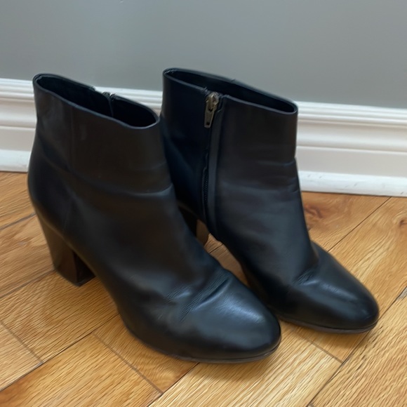 Club Monaco Italian Leather Bootie - Picture 3 of 3